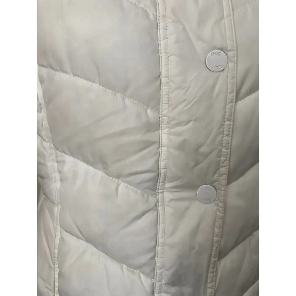 Gap white fitted zipper/snap quilted puffer spring vest with pockets, size M - Picture 7 of 10